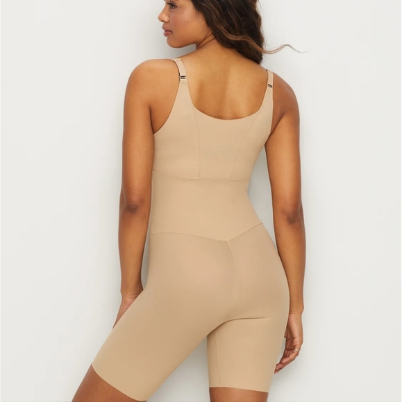 Maidenform Other - Maidenform Flexees Sleek Smoothers FIRM Control Singlet Shapewear Shaper Size M
